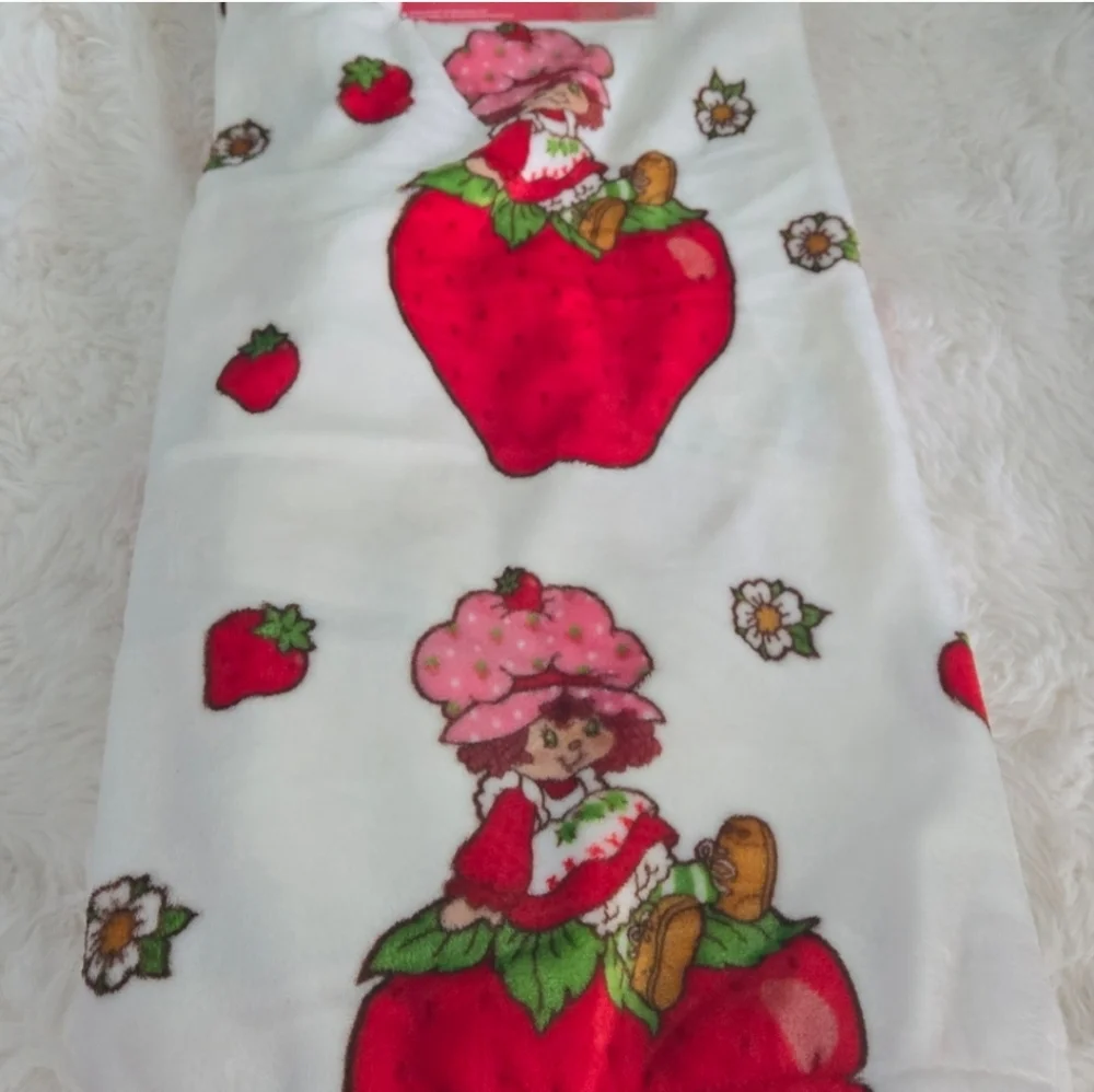 Strawberry Shortcake Plush Throw Blanket 50 x 70